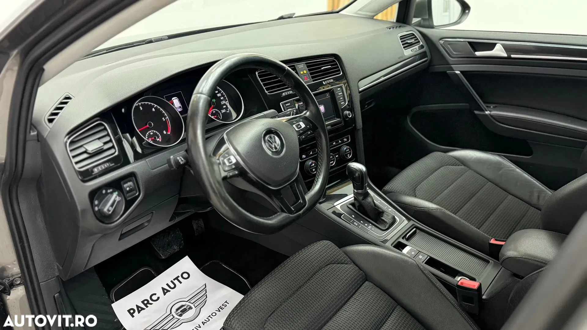 2014 Volkswagen Golf, photograph 5
