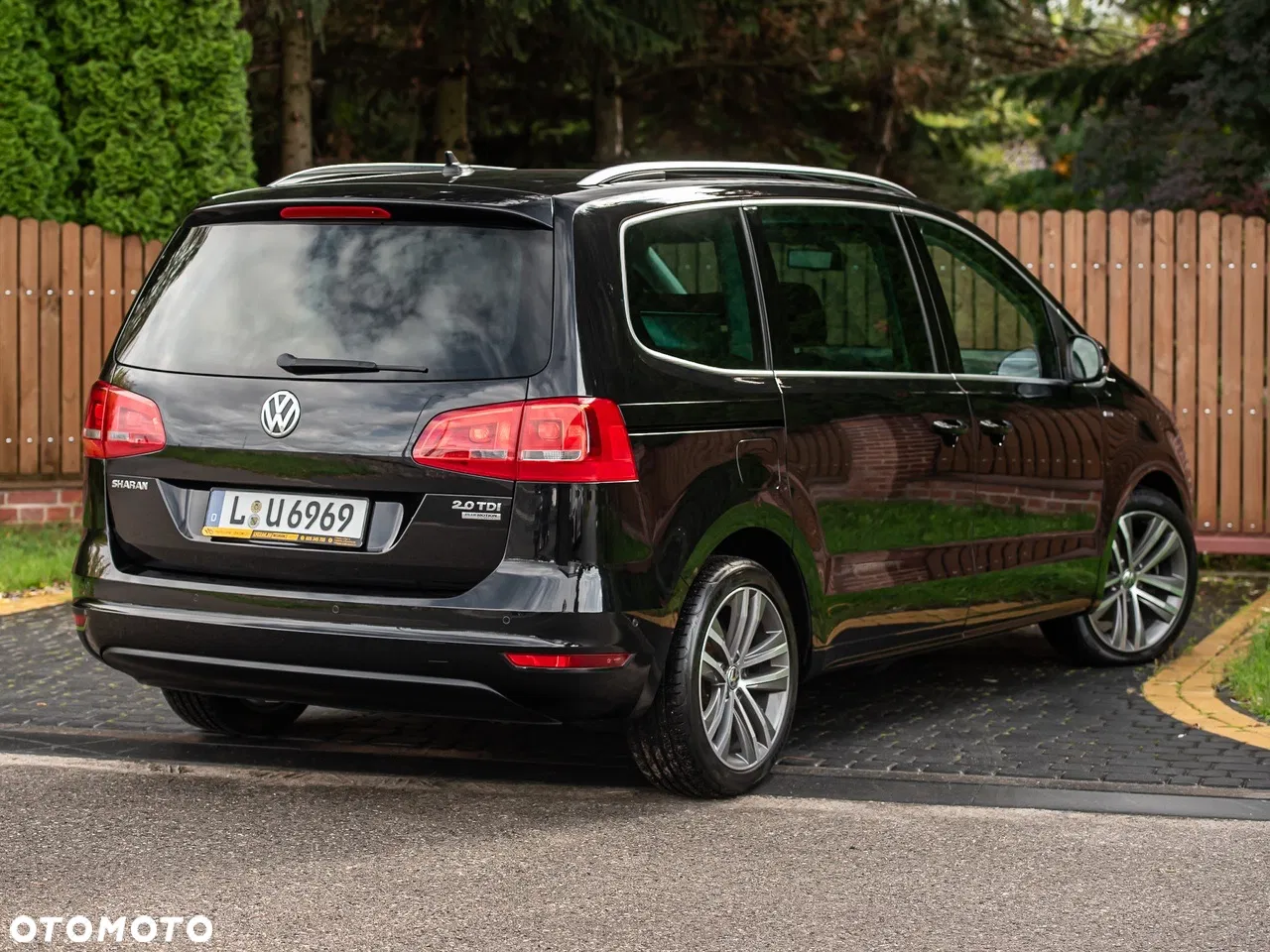 2012 Volkswagen Sharan 2.0 TDI BlueMotion Technology Match, photograph 10