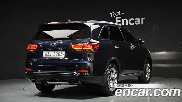 Kia Sorento Diesel 2.0 2WD — photo 1 of 20