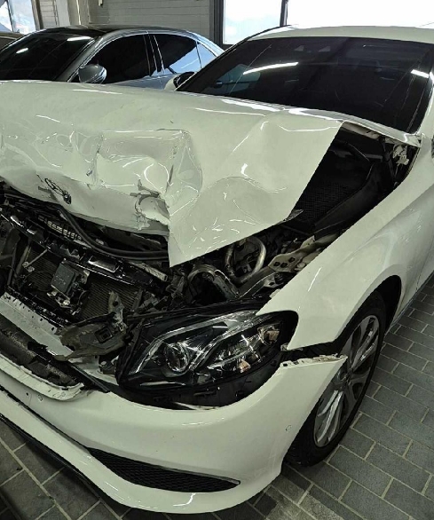 2020 Mercedes-Benz E 300 4MATIC, photograph 5