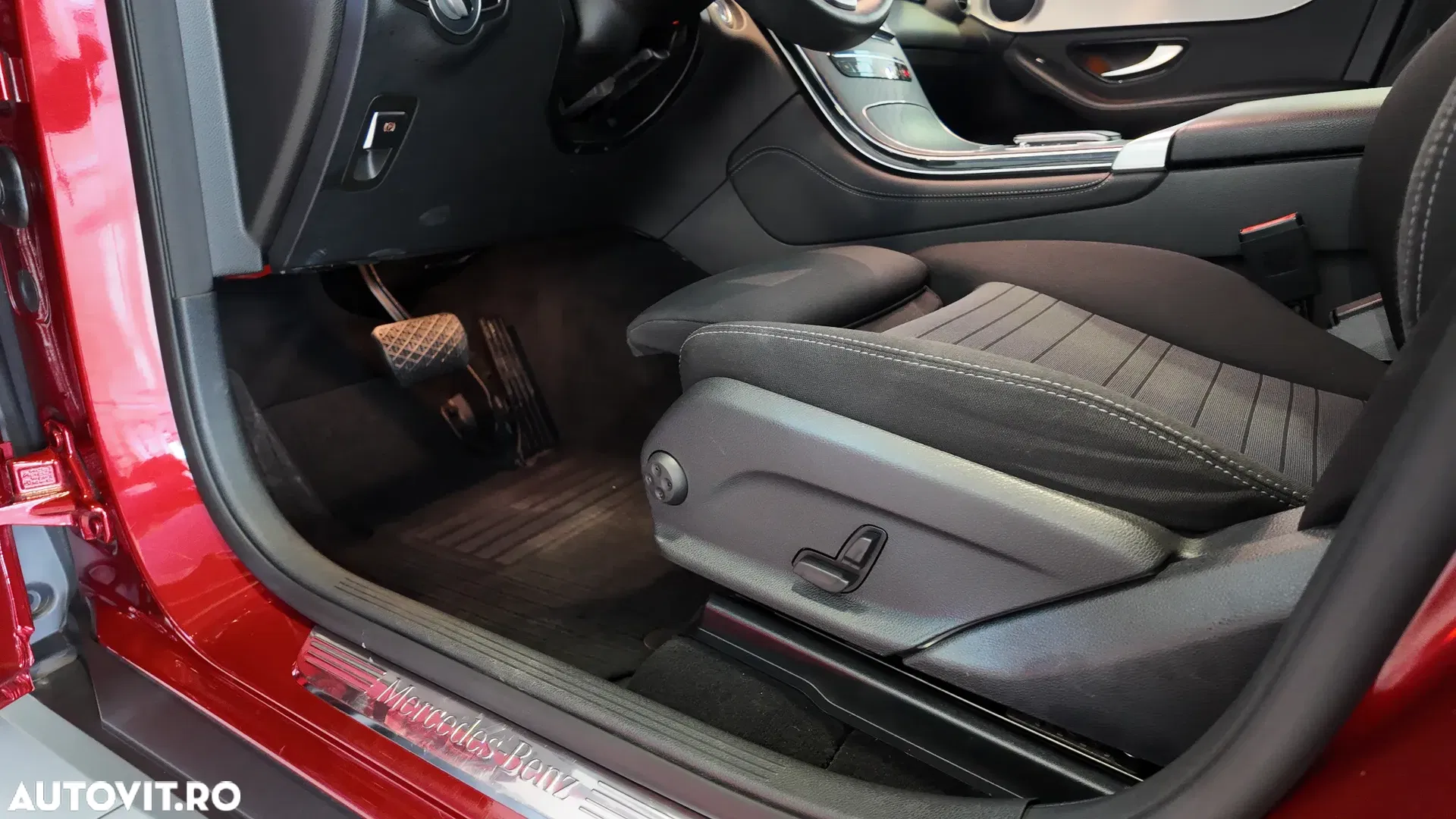 2020 Mercedes-Benz GLC 200 d 4MATIC 9G-TRONIC, photograph 11