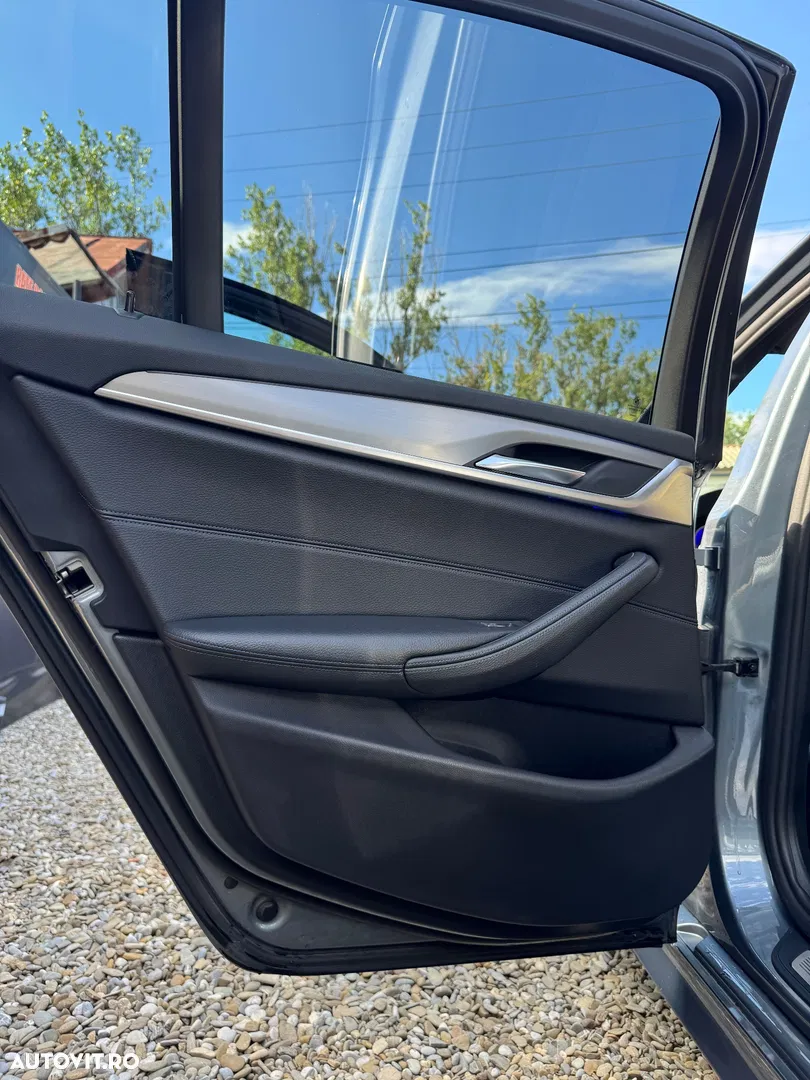 2018 BMW Seria 5 540i xDrive AT, photograph 12