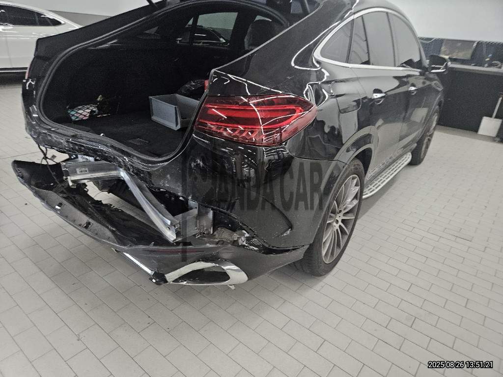 2025 Mercedes-Benz GLE 450 4MATIC Coupe, photograph 4