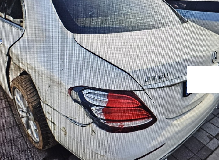 2017 Mercedes-Benz E220 d, photograph 1