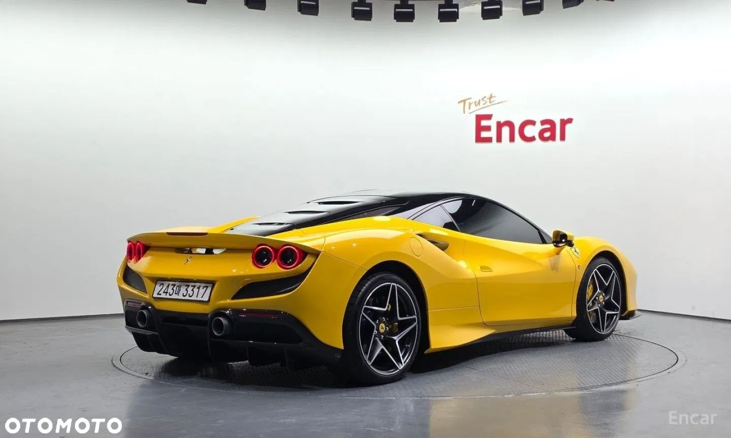 2020 Ferrari F8 Tributo, photograph 3