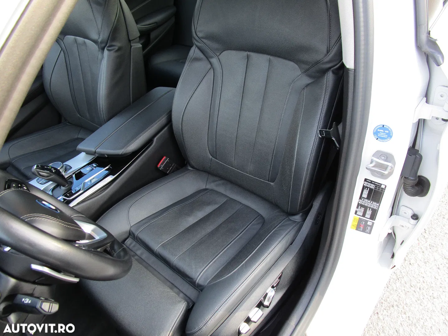 2022 BMW Seria 5 530e xDrive AT PHEV, photograph 8