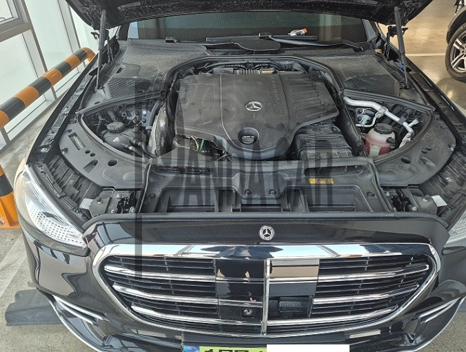 2025 Mercedes-Benz S 500 4MATIC, photograph 4