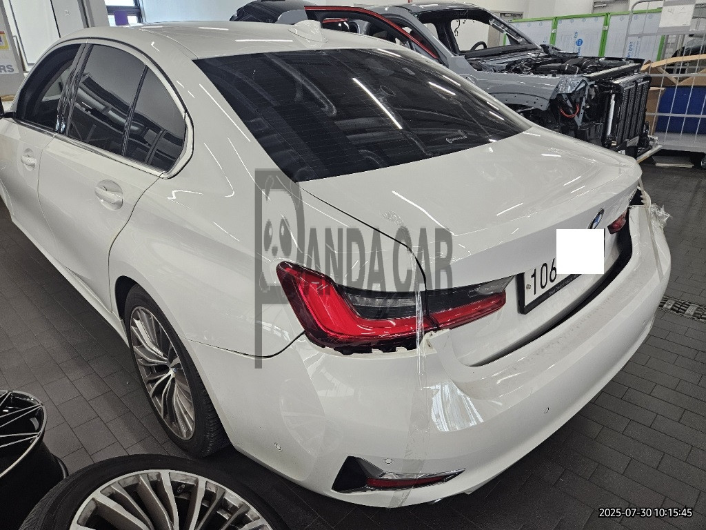 2019 BMW 320d Luxury, photograph 2