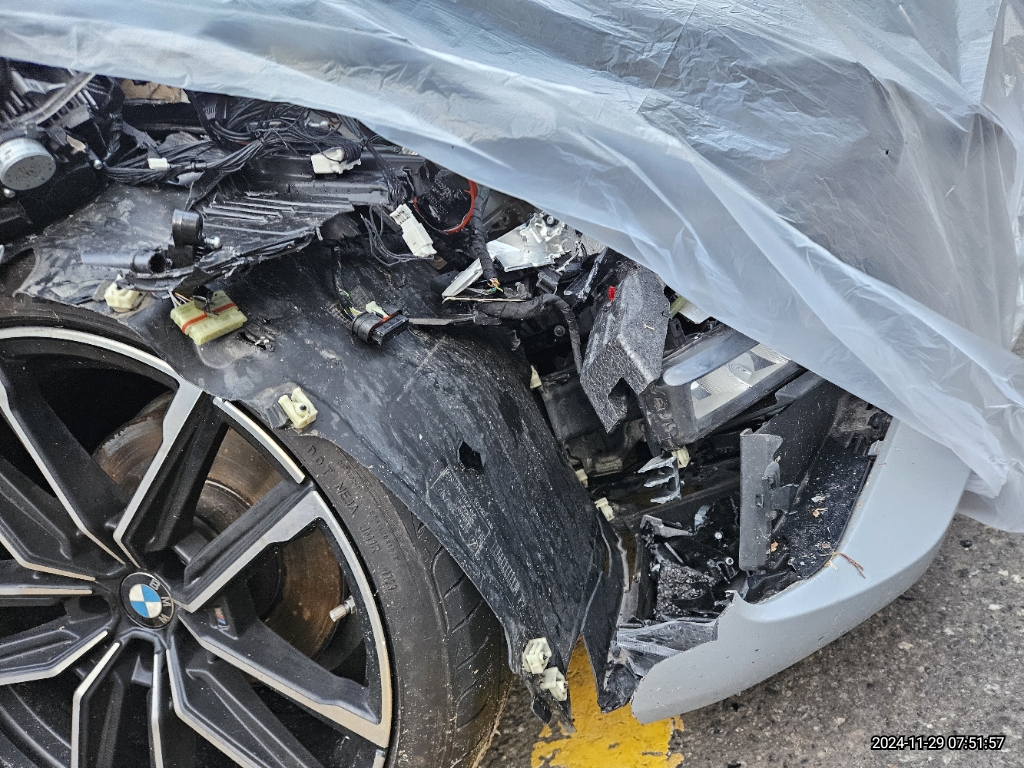 2024 BMW 420i Convertible, photograph 1