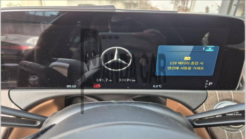2024 Mercedes-Benz E 300 4MATIC, photograph 2