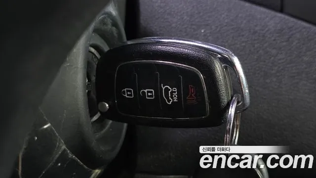 Hyundai AVANTE 1.6 GDi Style — photo 1 of 20
