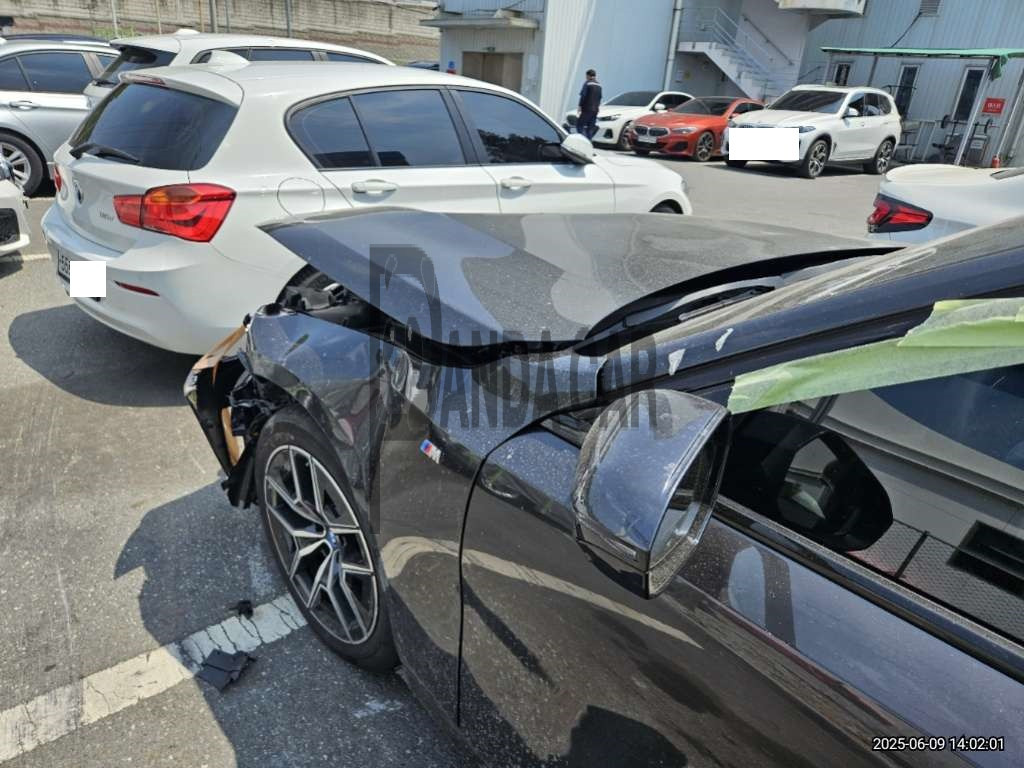 2025 BMW i5 eDrive40, photograph 4