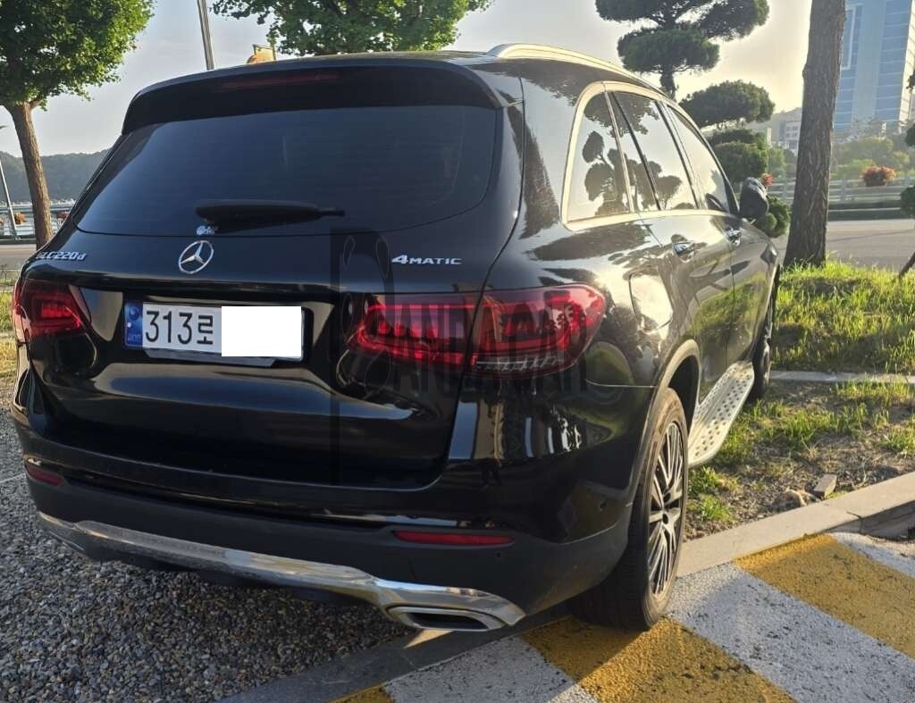 2021 Mercedes-Benz GLC220 d 4MATIC, photograph 1