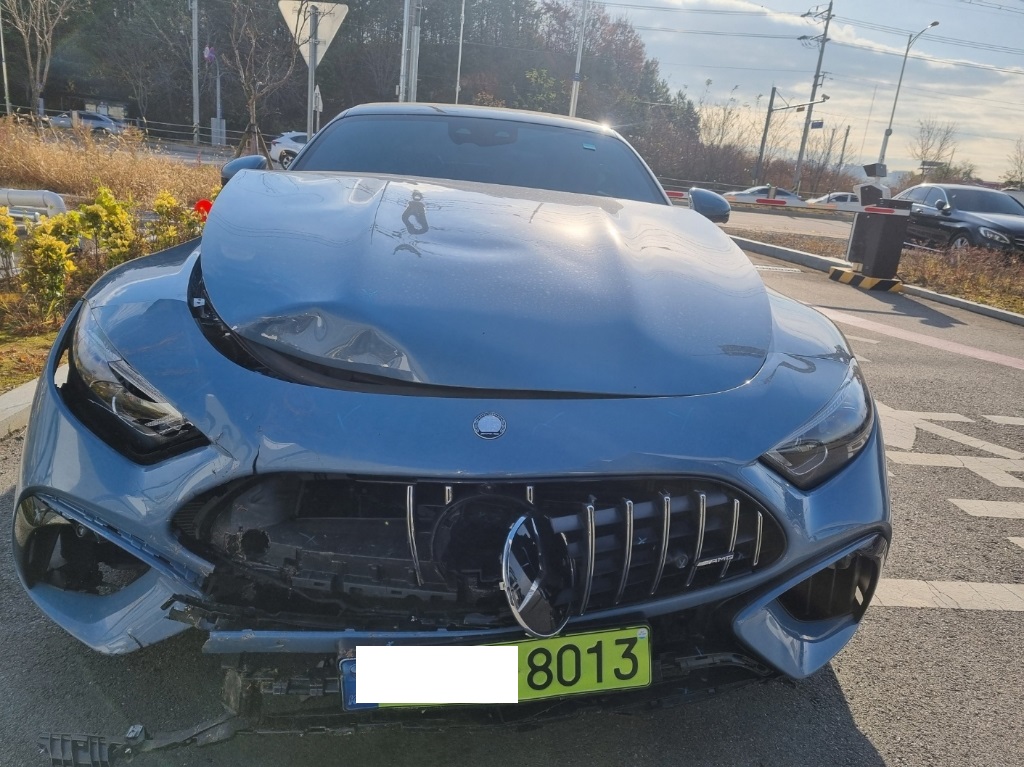 2024 Mercedes-Benz MercedesAMG SL 63 4MATIC +, photograph 1