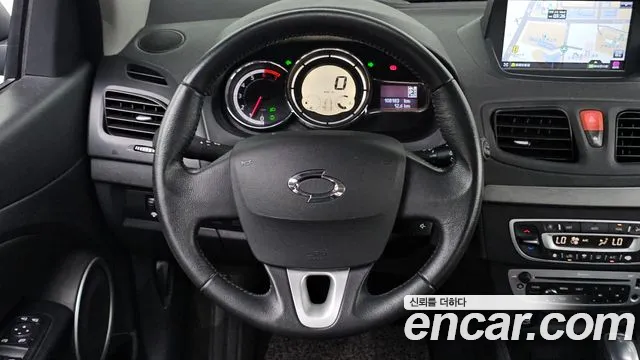 Renault-KoreaSamsung SM3 LE — photo 1 of 31
