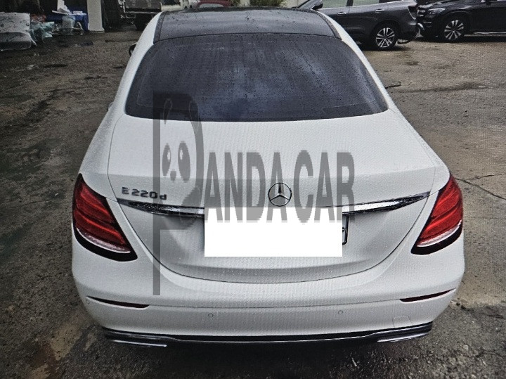 2018 Mercedes-Benz E220 d, photograph 4