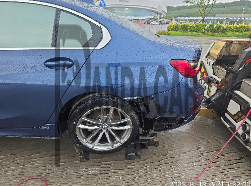 2021 BMW 320i, photograph 1