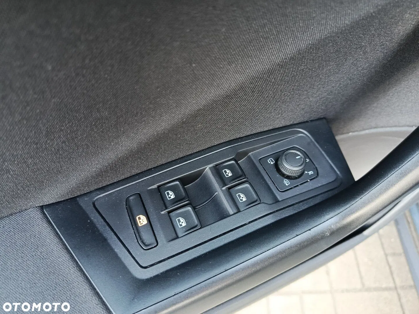 2022 Volkswagen T-Roc 1.5 TSI Life, photograph 12
