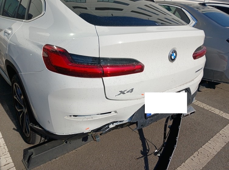 2025 BMW X4 xDrive20i, photograph 4