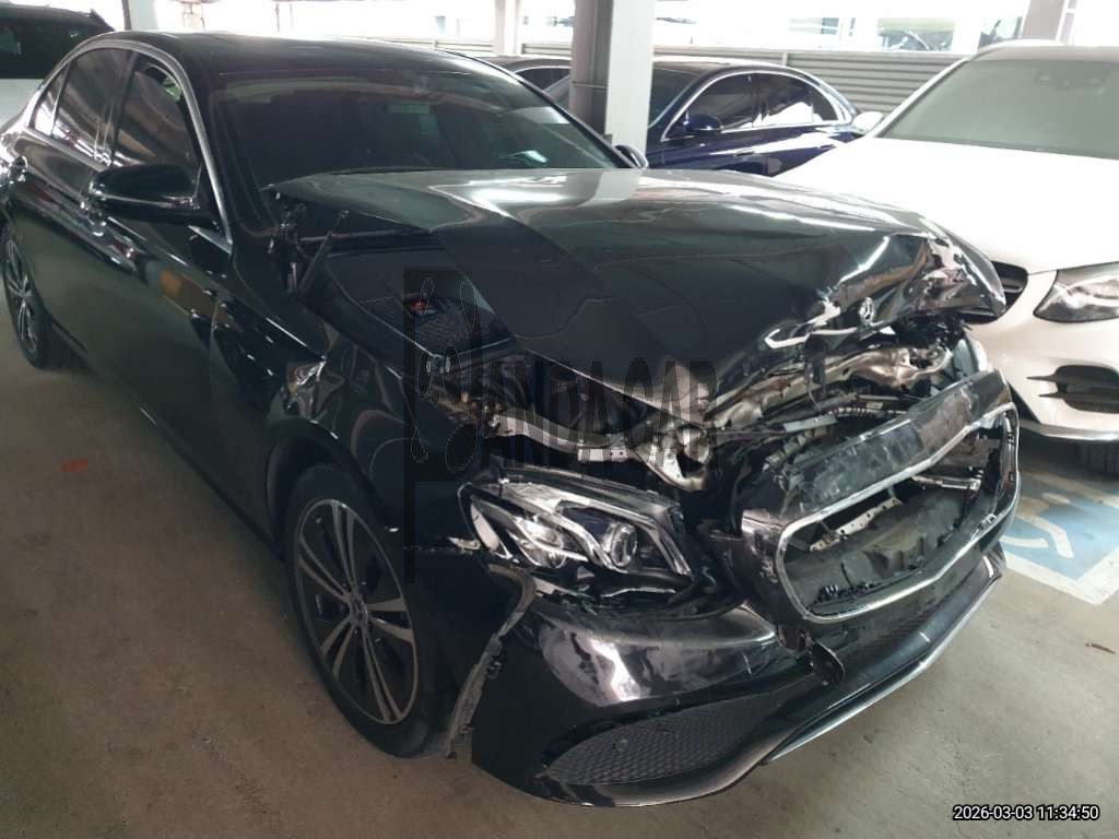 2020 Mercedes-Benz Benz E220 d, photograph 2