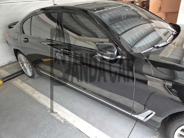 2018 BMW 750Li xDrive, photograph 2