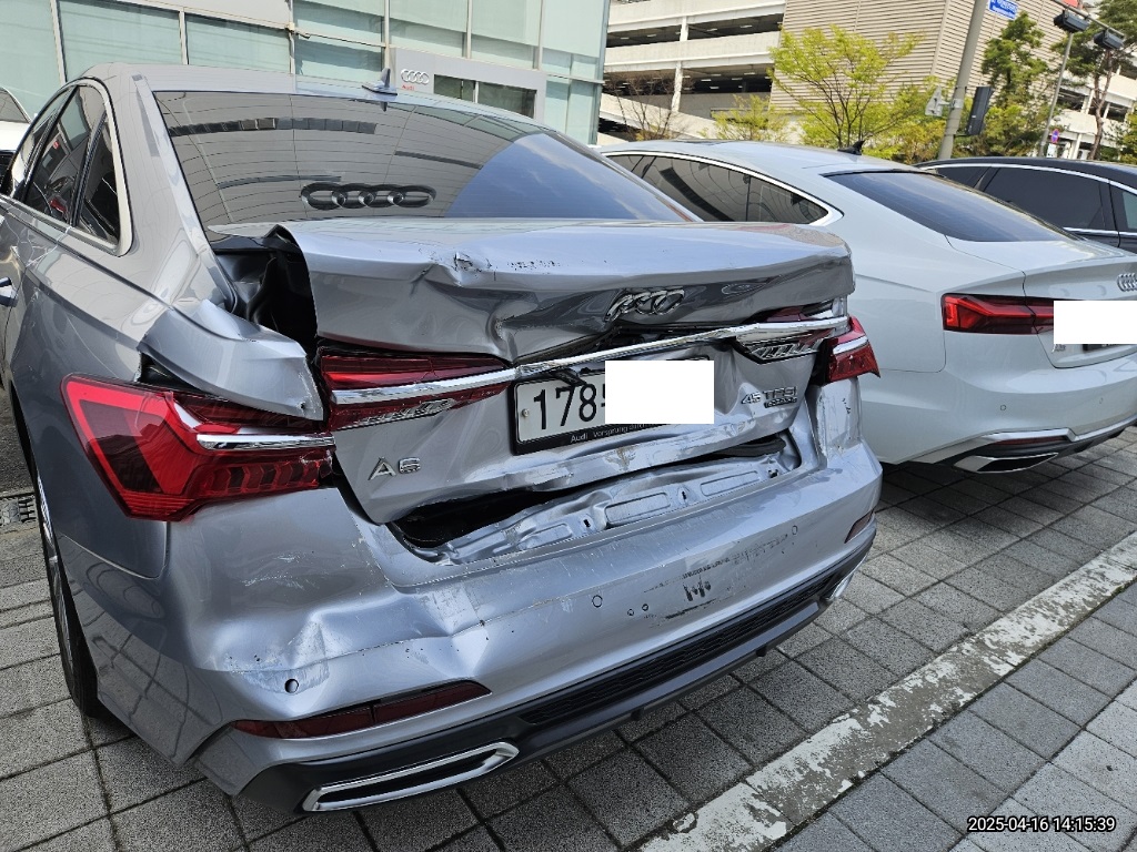 2020 Audi A6 45 TFSI quattro, photograph 2