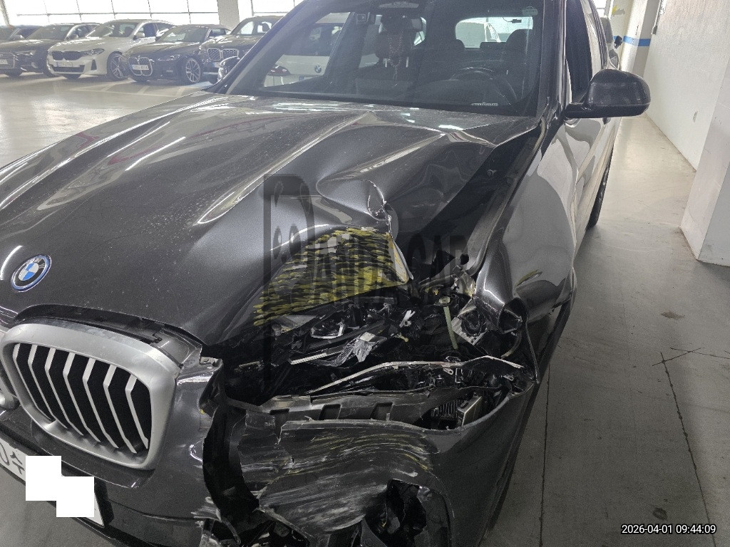 2024 BMW X3 xDrive30e, photograph 3