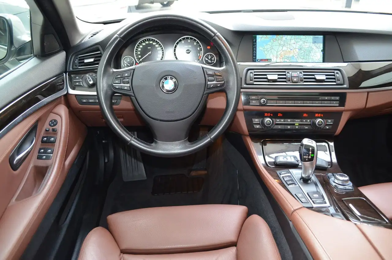 2011 BMW 550 i xDrive ~Navi~Leder~GSD~Keyles~HuD~Soft~Nigh, photograph 12