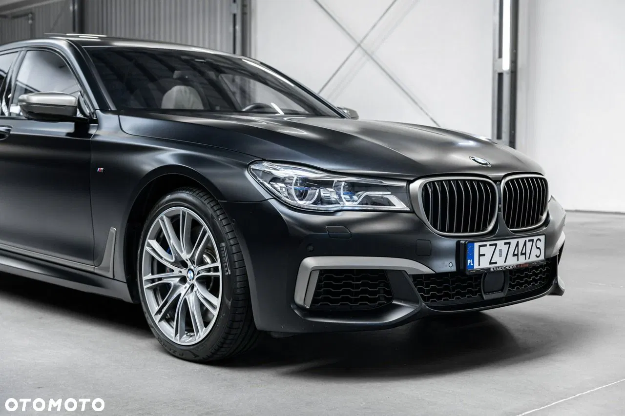 2018 BMW Seria 7 M760Li xDrive, photograph 10