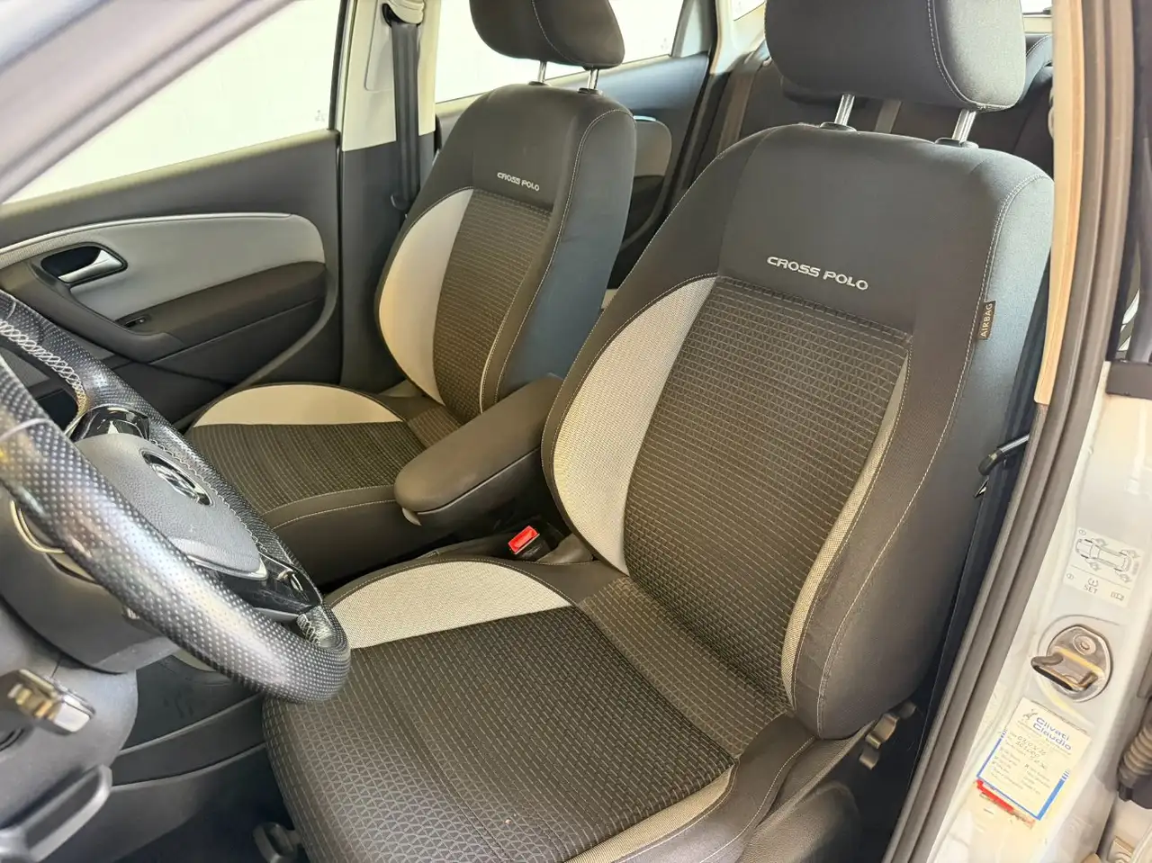 2016 Volkswagen Polo Polo 5p 1.4 tdi bm Cross, photograph 10