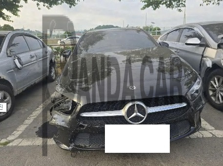 2022 Mercedes-Benz A200 d Sedan, photograph 1