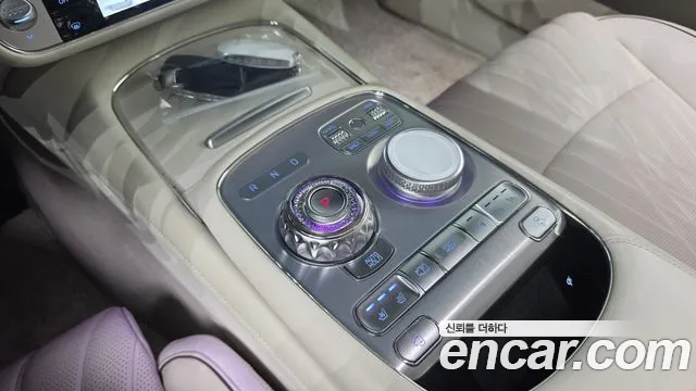 Genesis G90 Gasoline 3.5 Turbo AWD — photo 1 of 34
