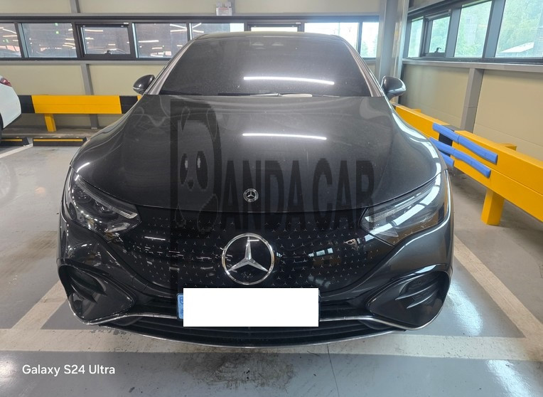 2023 Mercedes-Benz EQE350 4MATIC, photograph 1