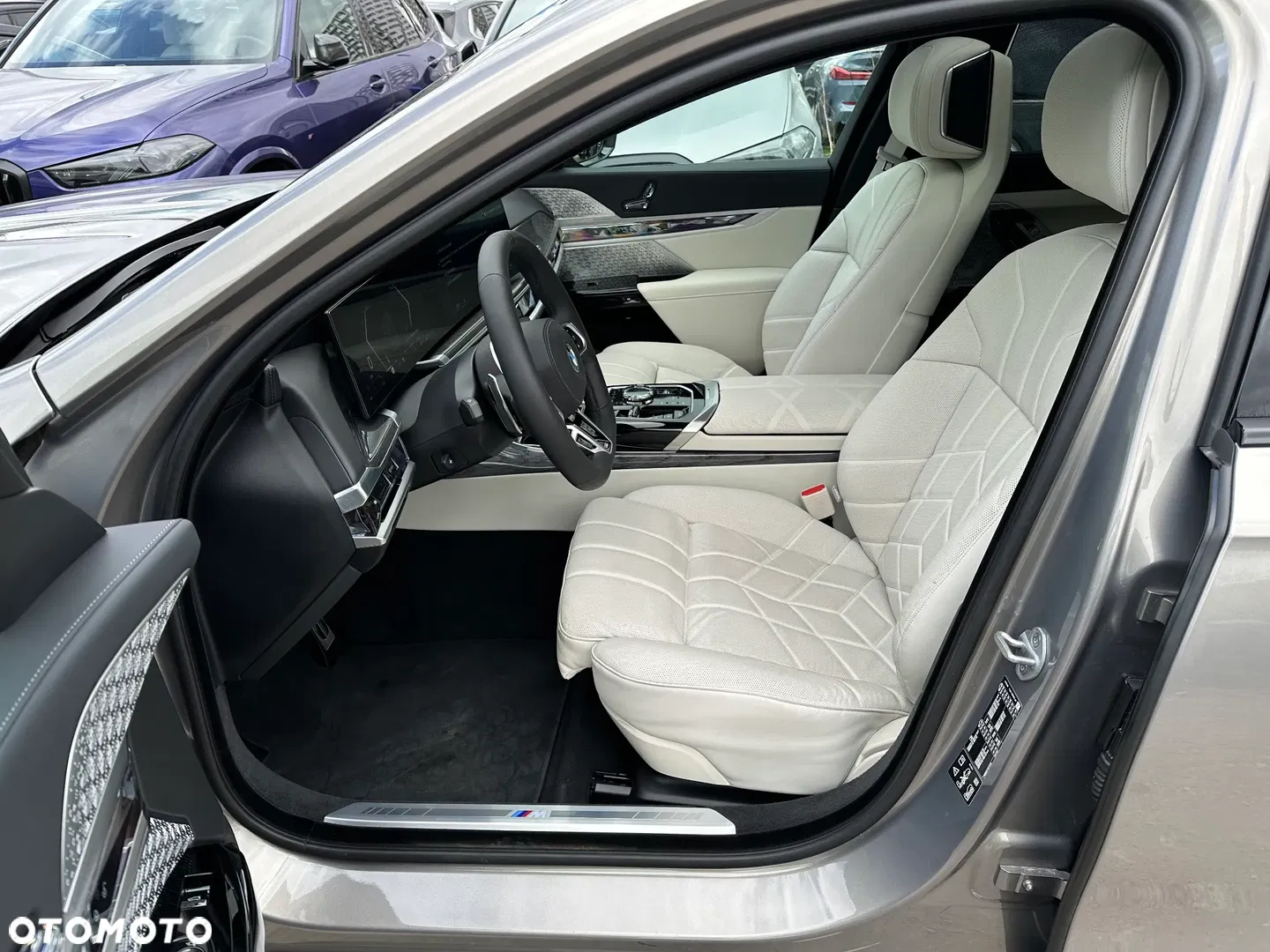 2025 BMW Seria 7 740d xDrive mHEV M Sport sport, photograph 6