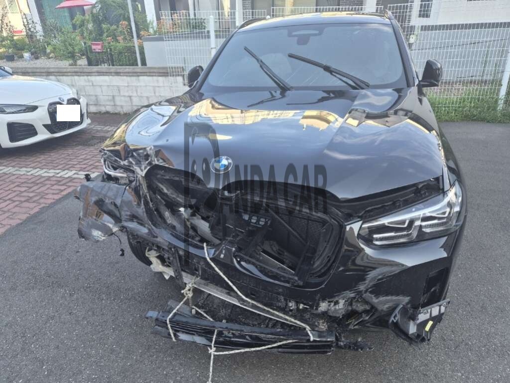 2024 BMW X4 xDrive20i, photograph 1