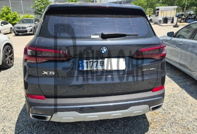 2022 BMW X5 xDrive45e iPerformance, photograph 1