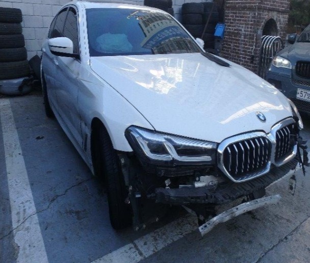 2021 BMW 523d, photograph 1