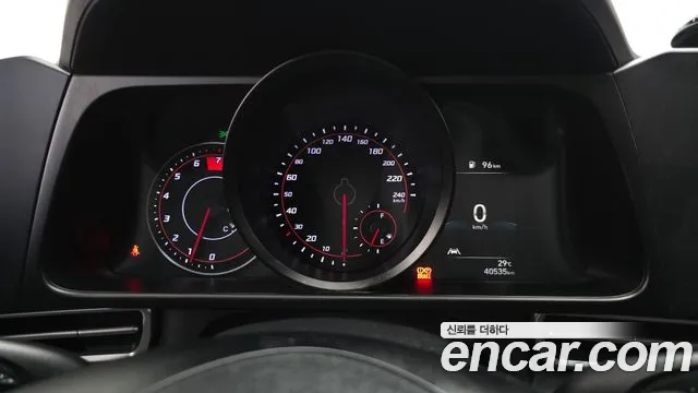 Hyundai AVANTE 1.6 — photo 1 of 32