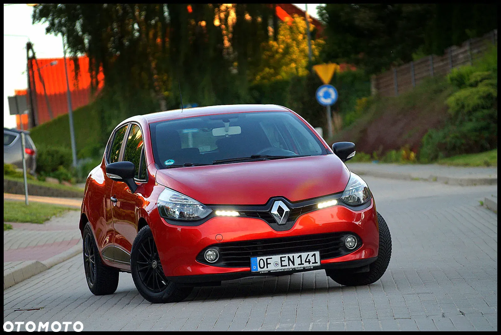 Renault Clio 1.2 16V 75 Experience — photo 1 of 26