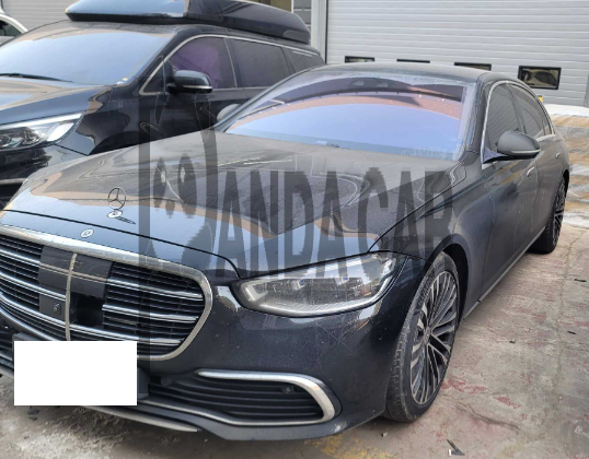 2021 Mercedes-Benz S580 4MATIC, photograph 2