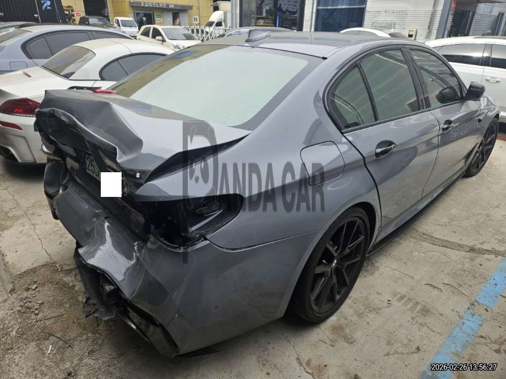 2021 BMW 530i, photograph 2