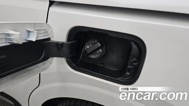 2023 Kia Canival Gasoline 7-Seater Signature, photograph 8