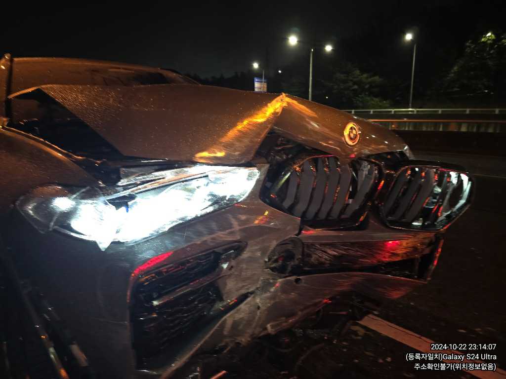 2023 BMW X6 xDrive40d model 2024, photograph 3