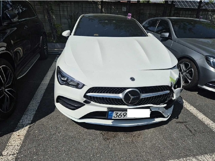 2023 Mercedes-Benz CLA250 4MATIC, photograph 1