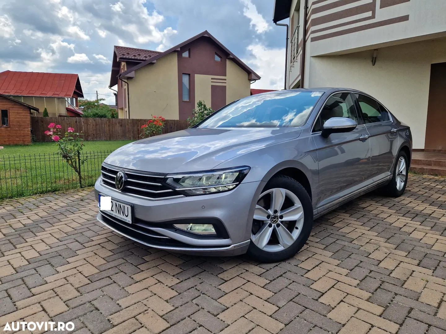 2021 Volkswagen Passat, photograph 1