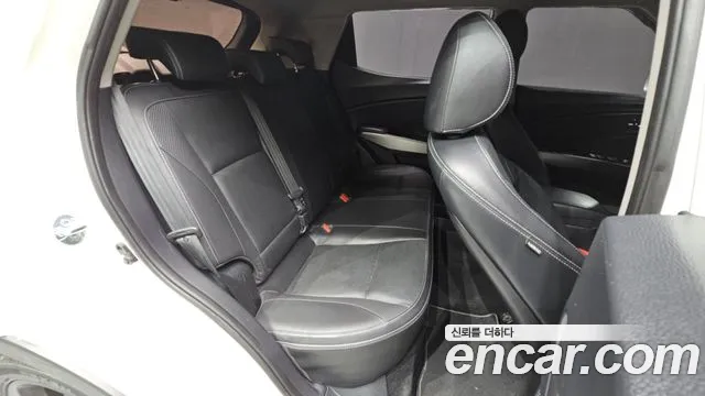 2015 KG_Mobility_Ssangyong TIBOLI LX 2WD, photograph 7