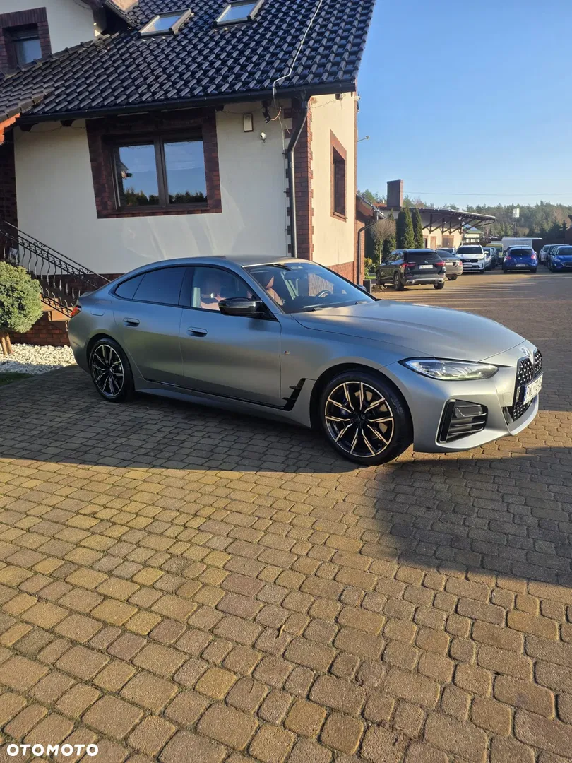 2022 BMW M4, photograph 3
