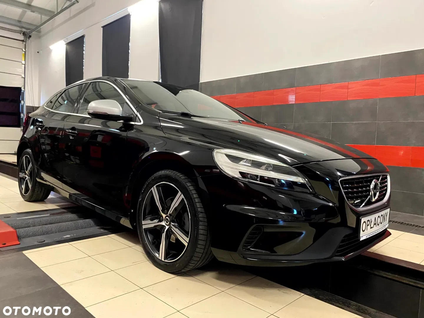 2017 Volvo V40 D2 Drive-E SCR R-Design Momentum, photograph 6