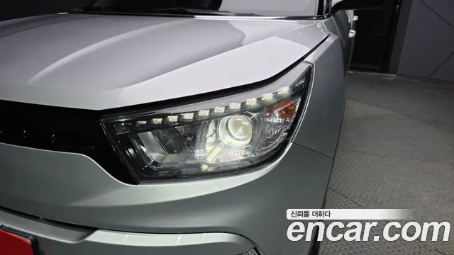 2015 KG_Mobility_Ssangyong TIBOLI LX 2WD, photograph 5