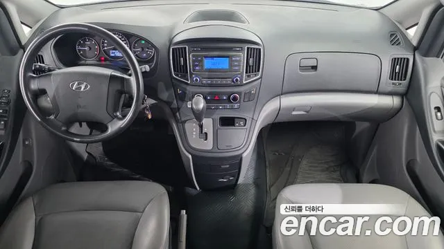 Hyundai Starex 5-Seater VAN — photo 1 of 20